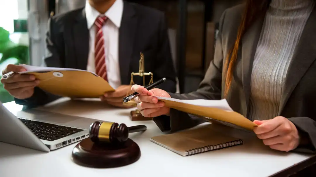 Firma de poderes judiciales en Quito, Ecuador